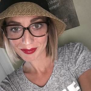 Meet your Posher, Crystal